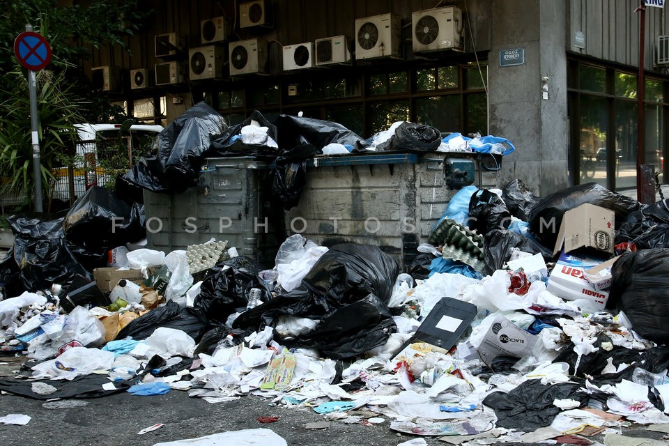 Municipal trash collectors on strike / Απεργία ΠΟΕ-ΟΤΑ