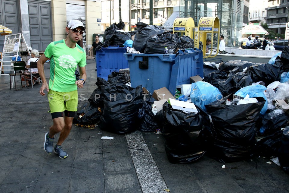 Municipal trash collectors on strike / Απεργία ΠΟΕ-ΟΤΑ