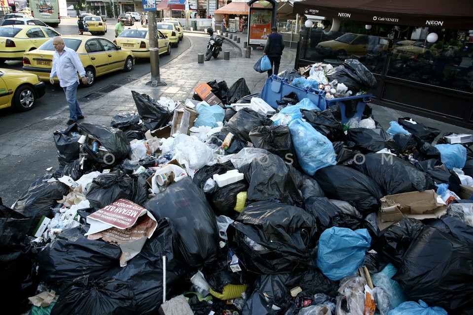 Municipal trash collectors on strike / Απεργία ΠΟΕ-ΟΤΑ