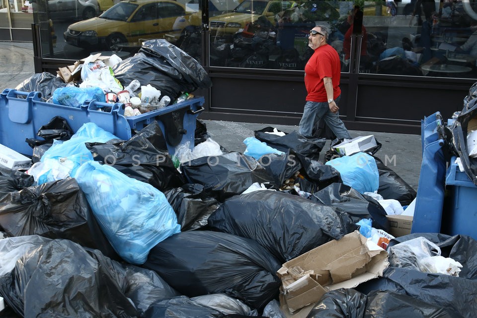 Municipal trash collectors on strike / Απεργία ΠΟΕ-ΟΤΑ