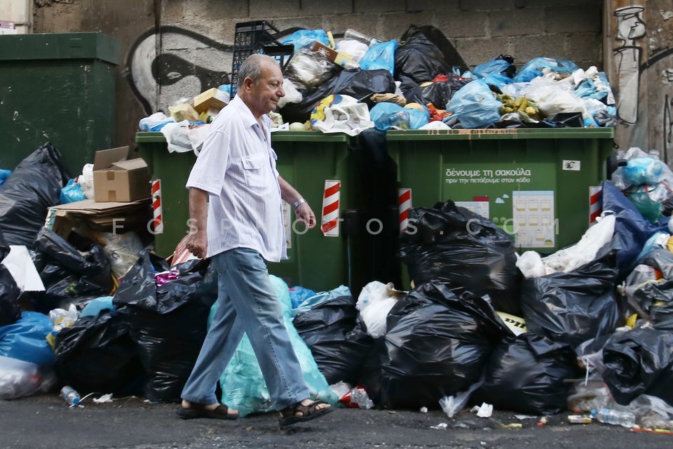 Municipal trash collectors on strike / Απεργία ΠΟΕ-ΟΤΑ