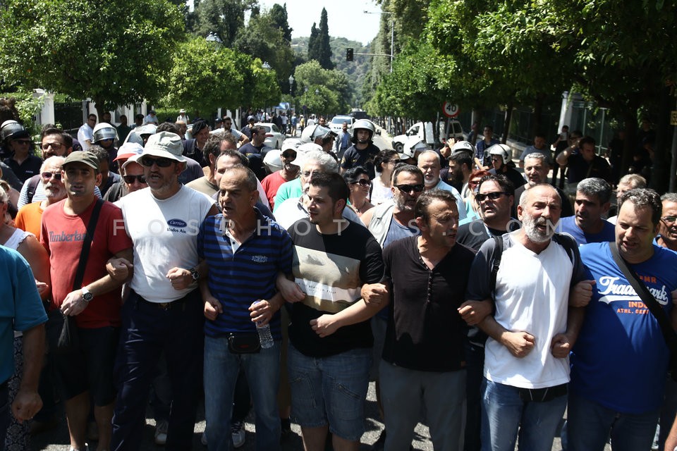 Municipal trash collectors on strike / Απεργία ΠΟΕ-ΟΤΑ