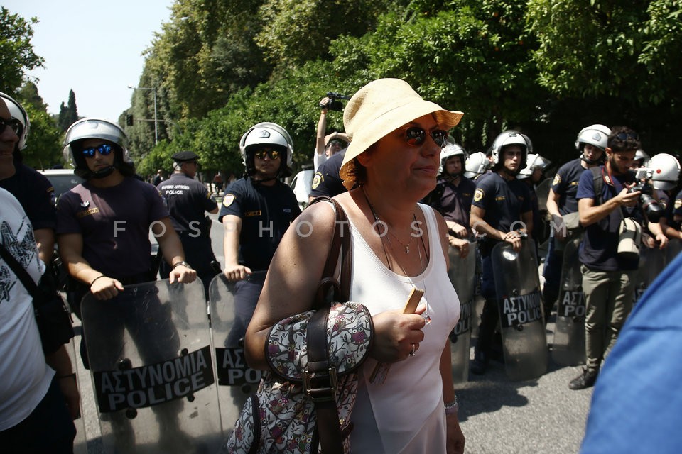 Municipal trash collectors on strike / Απεργία ΠΟΕ-ΟΤΑ