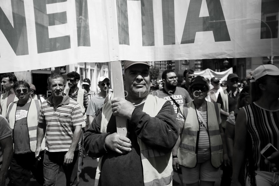 Workers in municipalities protest in central Athens / ΠΟΕ-ΟΤΑ πορεία διαμαρτυρίας