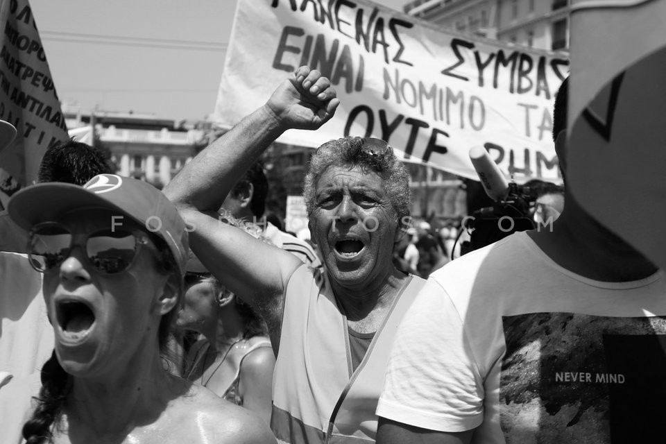 Workers in municipalities protest in central Athens / ΠΟΕ-ΟΤΑ πορεία διαμαρτυρίας