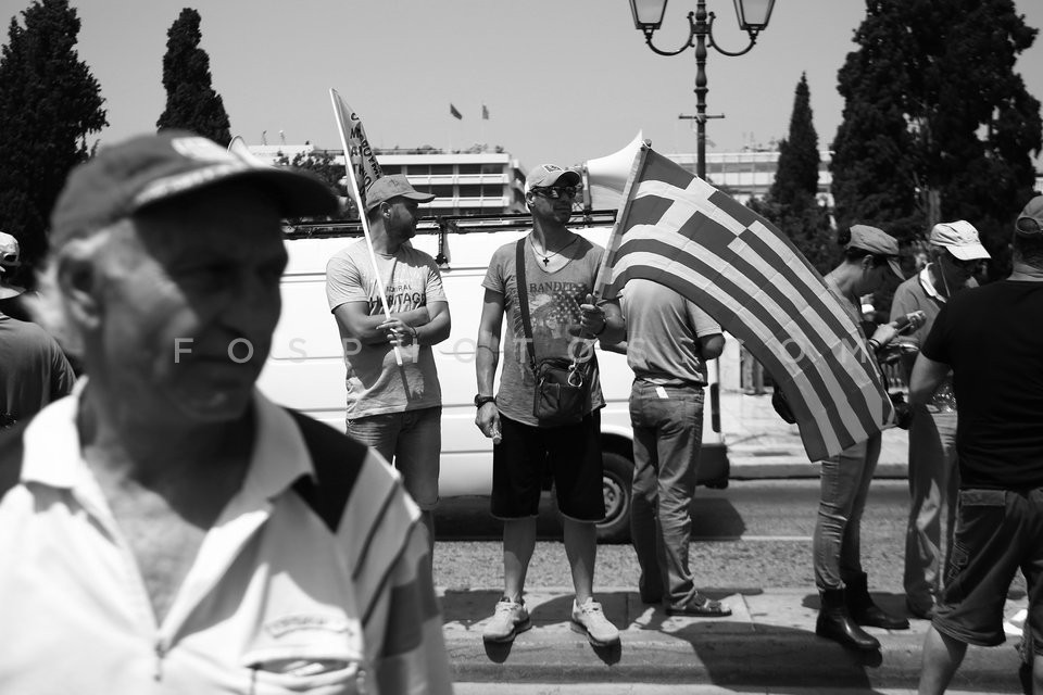 Workers in municipalities protest in central Athens / ΠΟΕ-ΟΤΑ πορεία διαμαρτυρίας