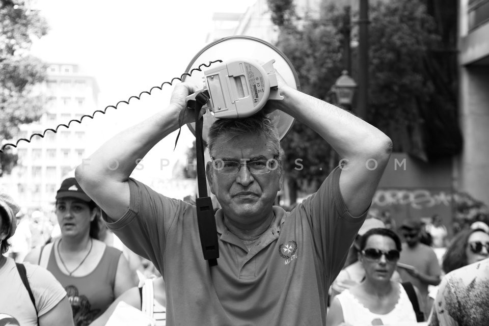 Workers in municipalities protest in central Athens / ΠΟΕ-ΟΤΑ πορεία διαμαρτυρίας