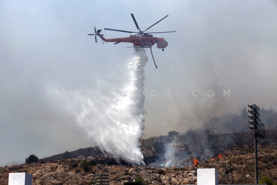 Fire in Kesariani south suburb of Athens  /  Πυρκαγιά στην Καισαριανή