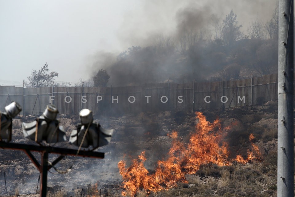 Fire in Kesariani south suburb of Athens  /  Πυρκαγιά στην Καισαριανή