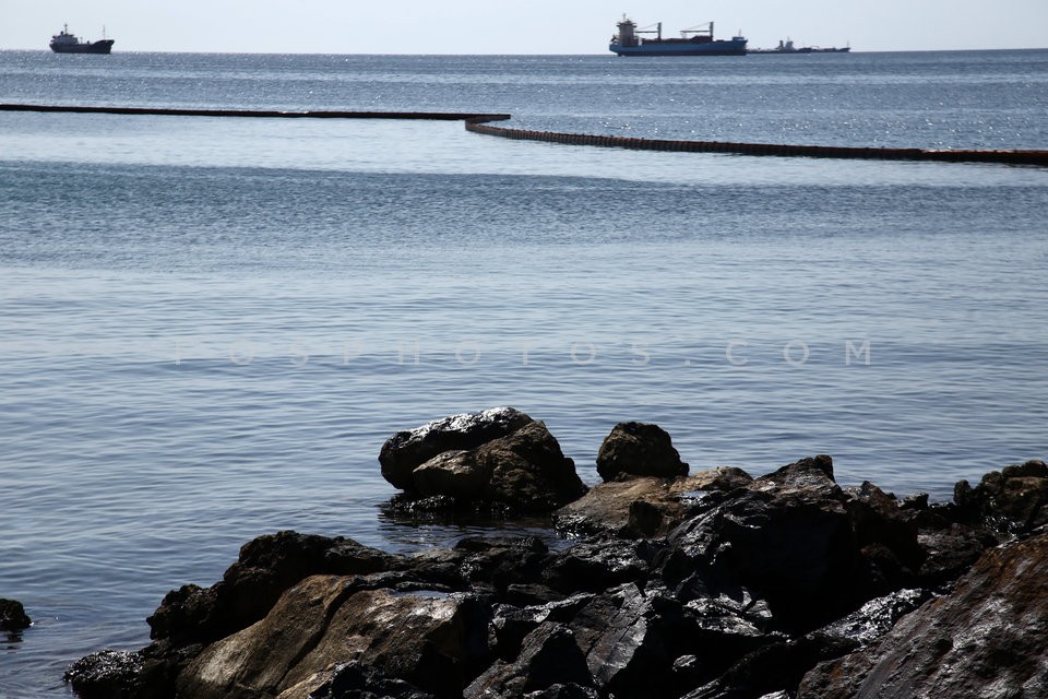 Oil pollution in the Saronic Gulf / Ρύπανση στο Σαρωνικό μετά τη βύθιση δεξαμενοπλοίου