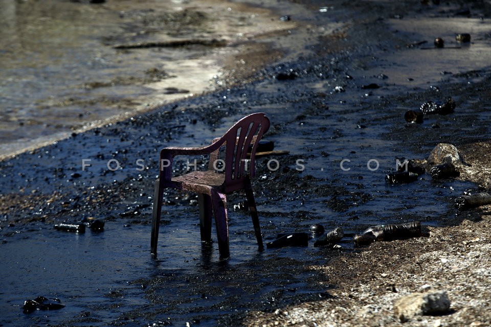 Oil pollution in the Saronic Gulf / Ρύπανση στο Σαρωνικό μετά τη βύθιση δεξαμενοπλοίου