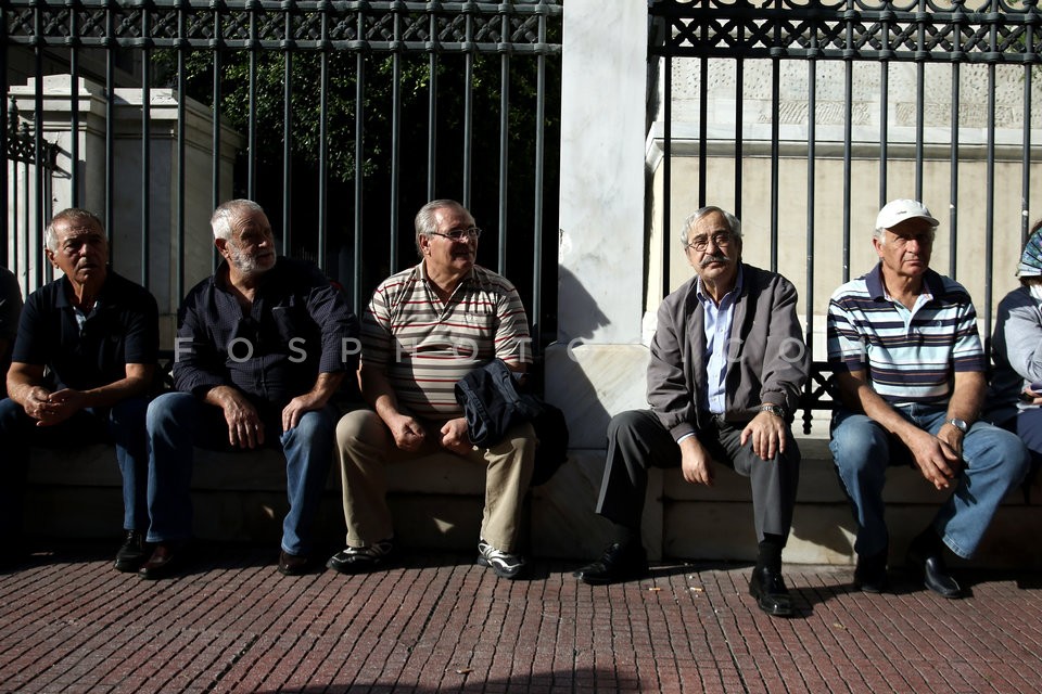 Rally against pension cuts / Συγκέντρωση διαμαρτυρίας συνταξιούχων