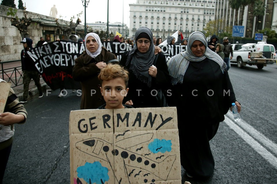 Syrian refugees protest at the German embassy / Διαμαρτυρία προσφύγων στην Γερμανική πρεσβεία