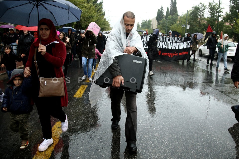 Syrian refugees protest at the German embassy / Διαμαρτυρία προσφύγων στην Γερμανική πρεσβεία