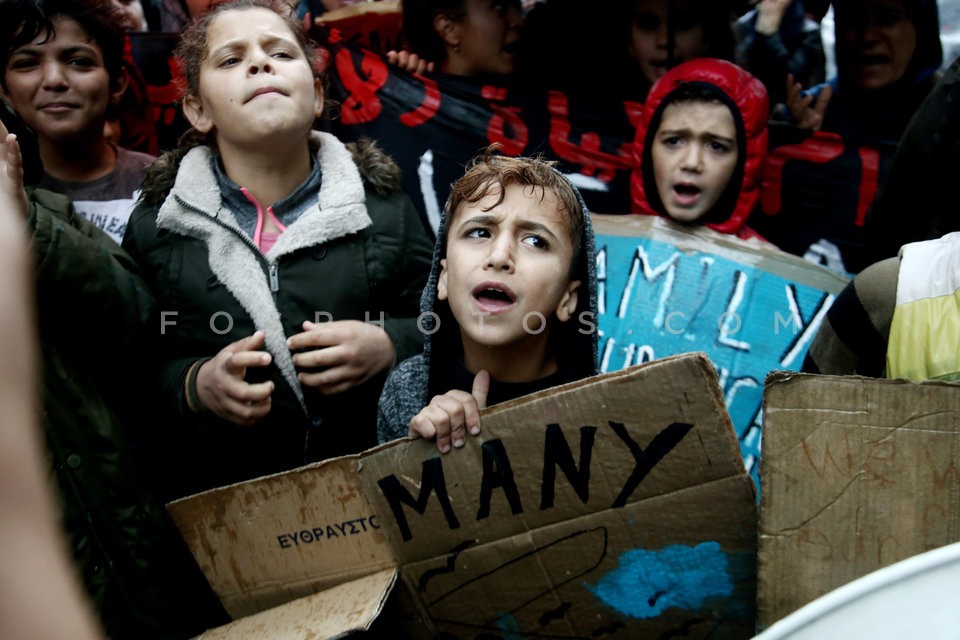 Syrian refugees protest at the German embassy / Διαμαρτυρία προσφύγων στην Γερμανική πρεσβεία