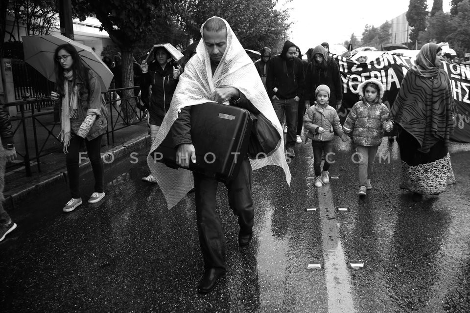 Syrian refugees protest at the German embassy / Διαμαρτυρία προσφύγων στην Γερμανική πρεσβεία