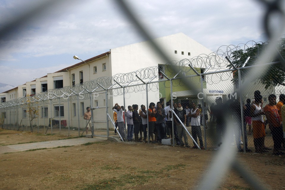 Immigration detention centers /  Κέντρα κράτησης μεταναστών