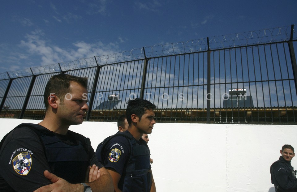 Immigration detention centers /  Κέντρα κράτησης μεταναστών