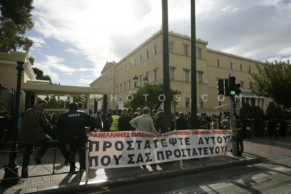 Police protest  / Διαμαρτυρίας ένστολων