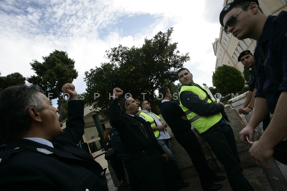 Police protest  / Διαμαρτυρίας ένστολων