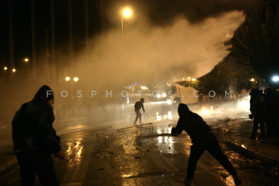 Protestesrs clash with police / Συγκρούσεις διαδηλωτών με τα ΜΑΤ