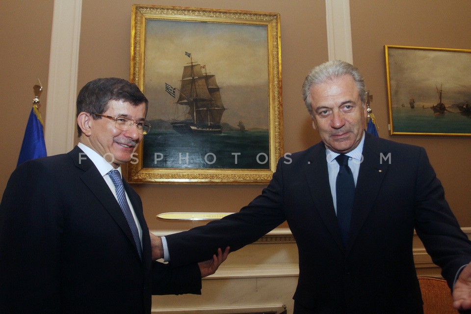 Ahmet Davutoğlu in Athens  /  Ο Αχμέτ Νταβούτογλου στην Αθήνα