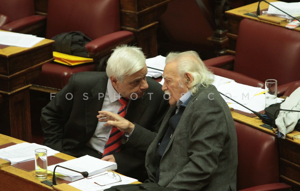 Plenary session at Parliament  /  Συζήτηση στην ολομέλεια της Βουλής