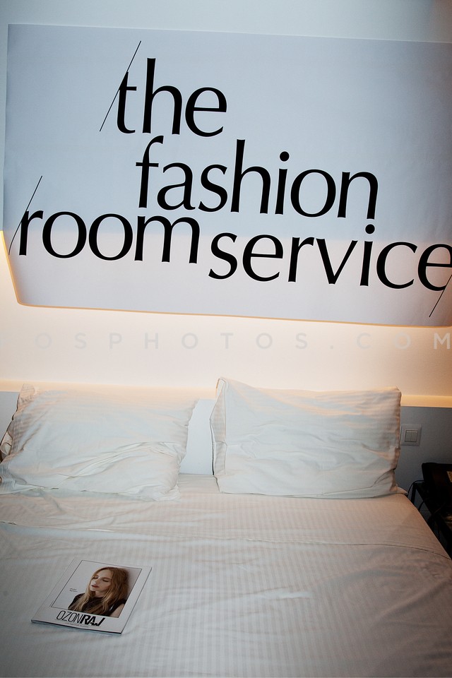 Την Τετάρτη 31 Οκτωβρίου 2012, η ομάδα του περιοδικού OZON Raw παρουσιάσε στο Fresh Hotel, το Fashion Room Service με τη συμμετοχή αγαπημένων σχεδιαςτών και brands.Σχεδιαστές και brands μεταμόρφωσαν τα δωμάτια του 8ου ορόφου του Fresh Hotel για ένα απόγευ