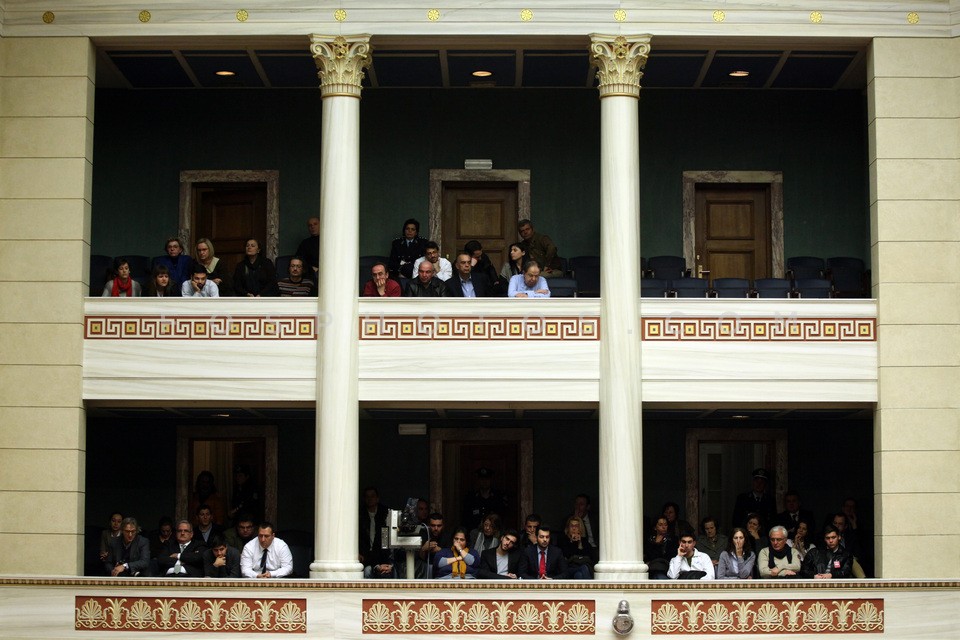 Plenary session at Parliament  /  Συζήτηση στην ολομέλεια της Βουλής