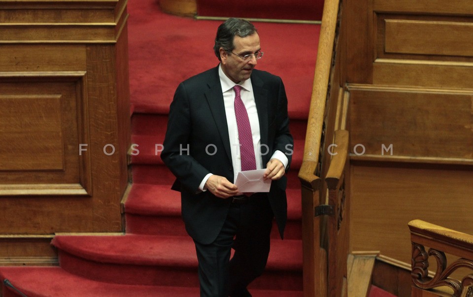 Plenary session at Parliament  /  Συζήτηση στην ολομέλεια της Βουλής