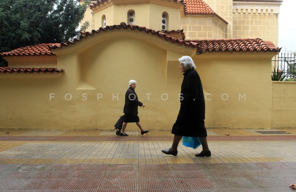 Agia Zoni soup kitchen  /  Συσσίτιο στην Αγία Ζώνη