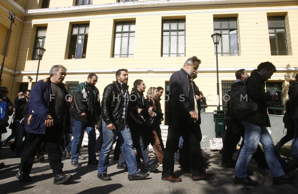 Gathering of PAME at court  /  Συγκέντρωση ΠΑΜΕ στην Ευελπίδων
