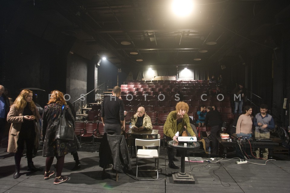 Empros occupy theater/ Κατάληψη του Θέατρου Εμπρός