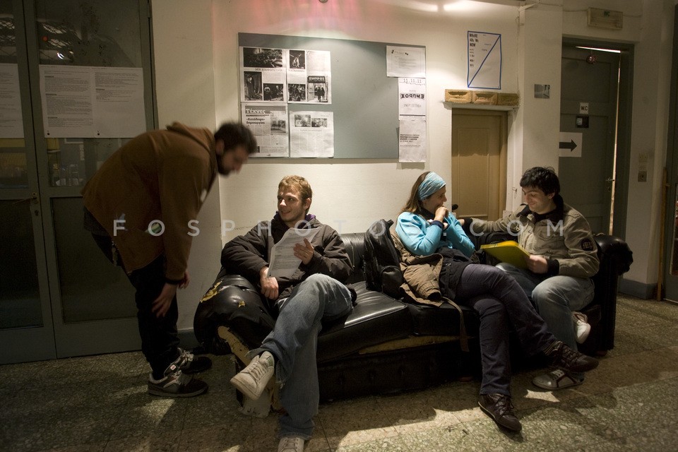 Empros occupy theater/ Κατάληψη του Θέατρου Εμπρός