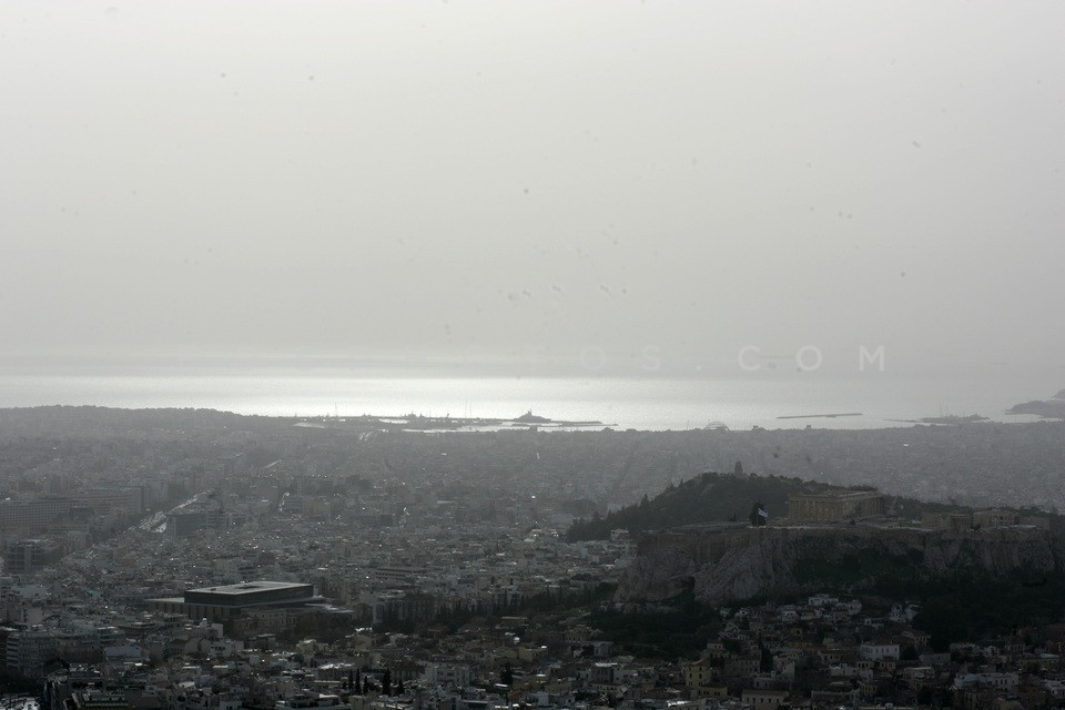 Clouds of dust from Africa / Σύννεφο σκόνης από Αφρική