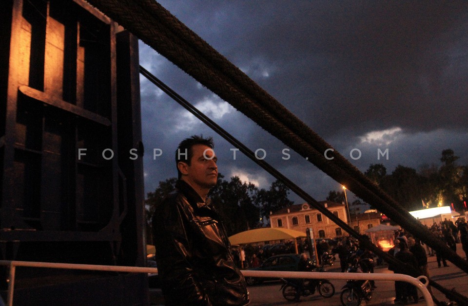 Gathering  in protest at the Port of Piraeus  /  Συγκέντρωση στο Λιμάνι του Πειραιά