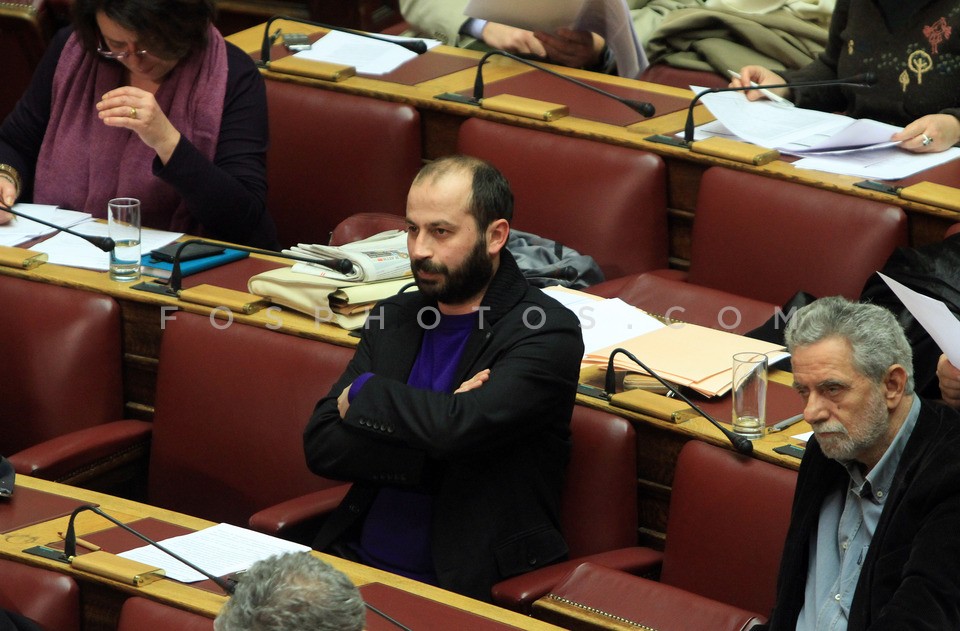 Plenary session at Parliament  /  Συζήτηση στην ολομέλεια της Βουλής