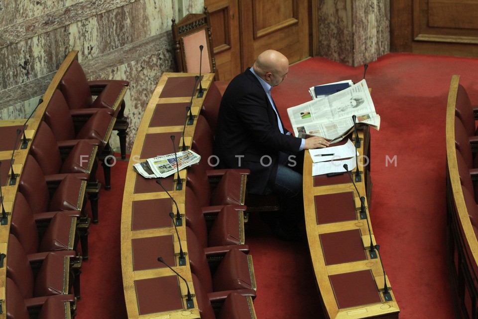 Plenary session at Parliament  /  Συζήτηση στην ολομέλεια της Βουλής