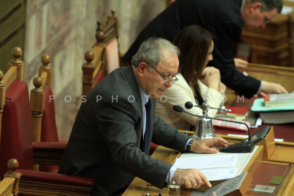 Plenary session at Parliament  /  Συζήτηση στην ολομέλεια της Βουλής