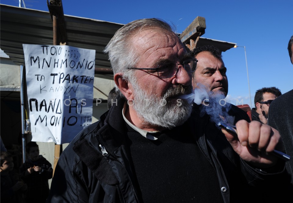 Greek farmers protest and block national roads