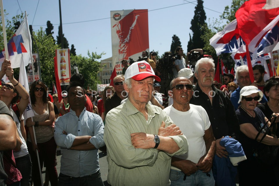 Communist Affiliated in Syntagma for May Day / Συγκέντρωση του ΠΑΜΕ στο Σύνταγμα για την Πρωτομαγιά