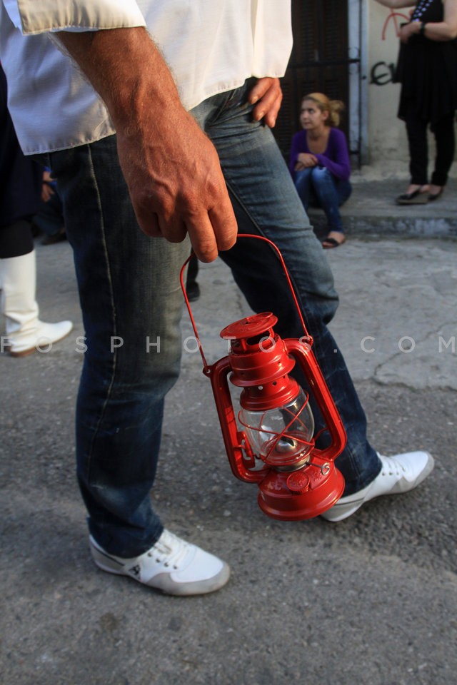 The Holy Light in Athens  /  Το Άγιο Φως στο Μετόχι του Παναγίου Τάφου στην Πλάκα