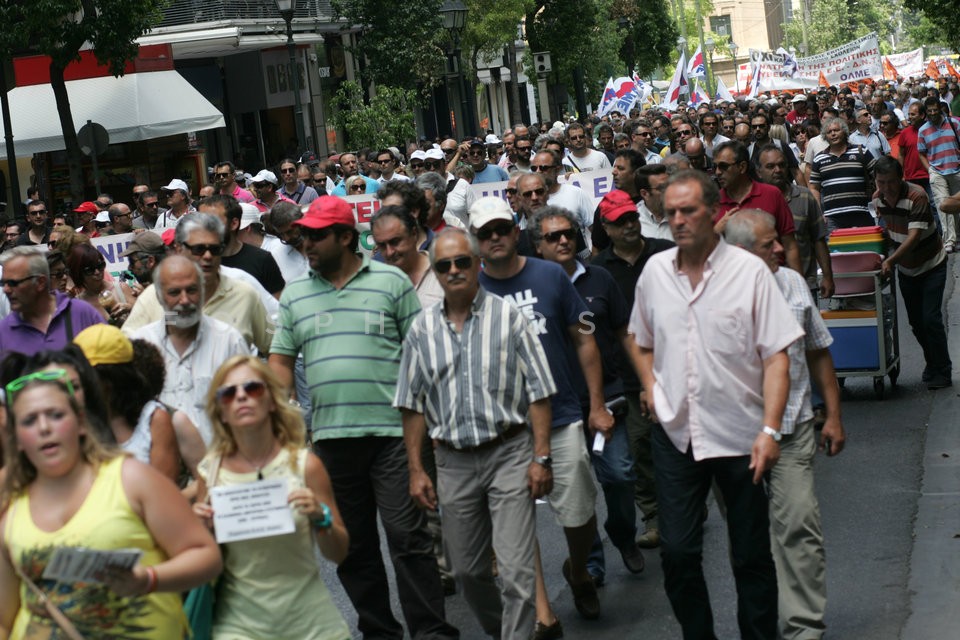 Protest by Teachers and Workers in Defence Industry / Διαμαρτυρία Καθηγητών και εργαζόμενοι στην Αμυντική Βιομηχανία