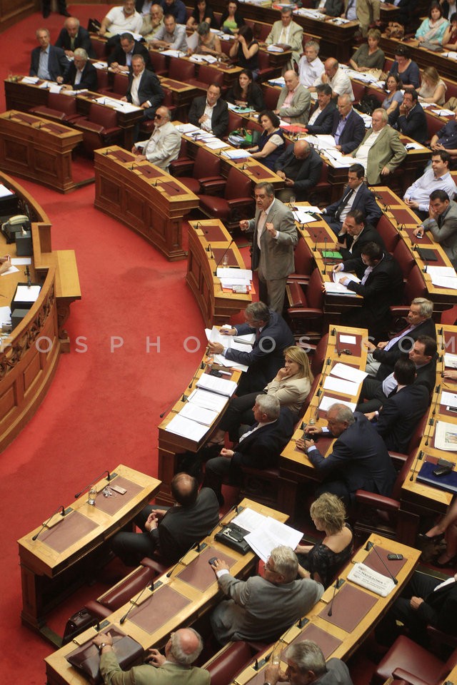 Debate at Parliament   / Ολομέλεια της Βουλής Πολυνομοσχέδιο