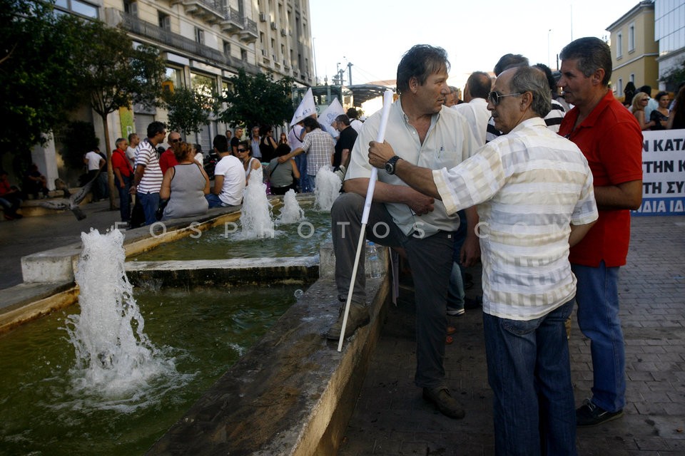 Protest rally against the abolition of the Sunday holiday  /  Συλλαλητήριο κατά της κατάργησης της κυριακάτικης αργίας