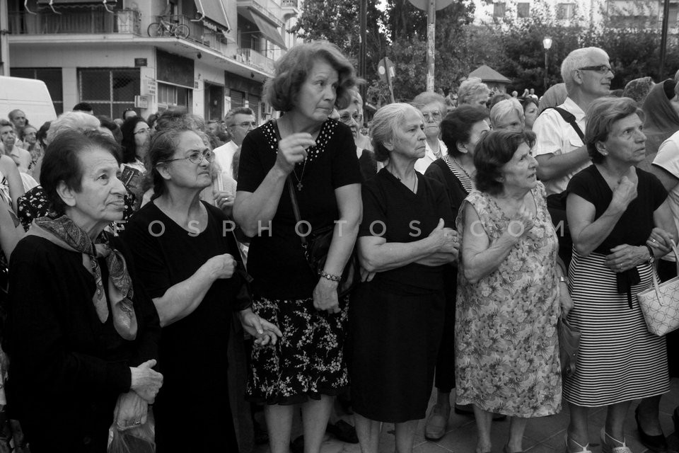 Litany in central Athens / Λιτανεία στη οδό Αχαρνών