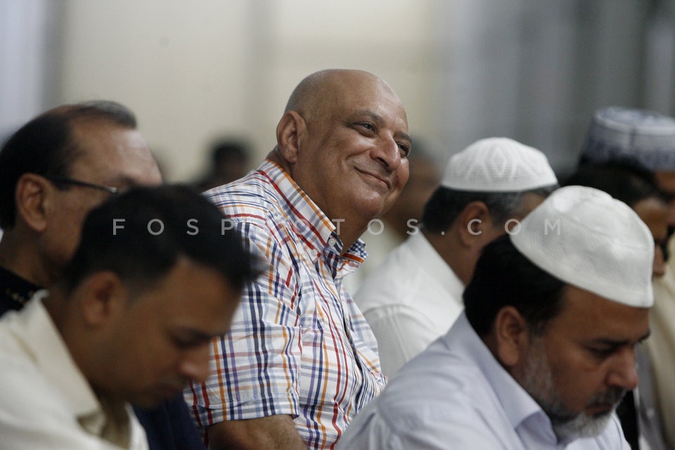 Muslim Prayer at the Peace and Friendship Stadium  (SEF) /  Προσευχή   Μουσουλμάνων στο Στάδιο Ειρήνης και Φιλίας