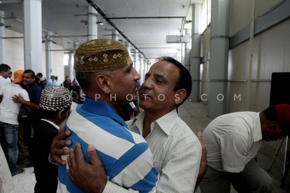 Muslim Prayer at the Peace and Friendship Stadium  (SEF) /  Προσευχή   Μουσουλμάνων στο Στάδιο Ειρήνης και Φιλίας