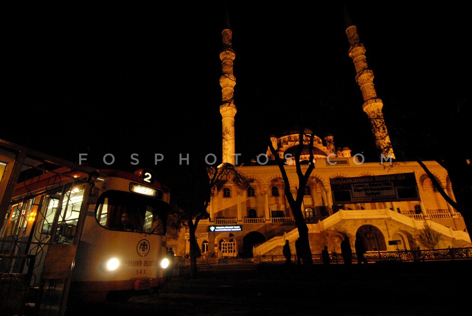 Tram passes by Selimiye mosque
