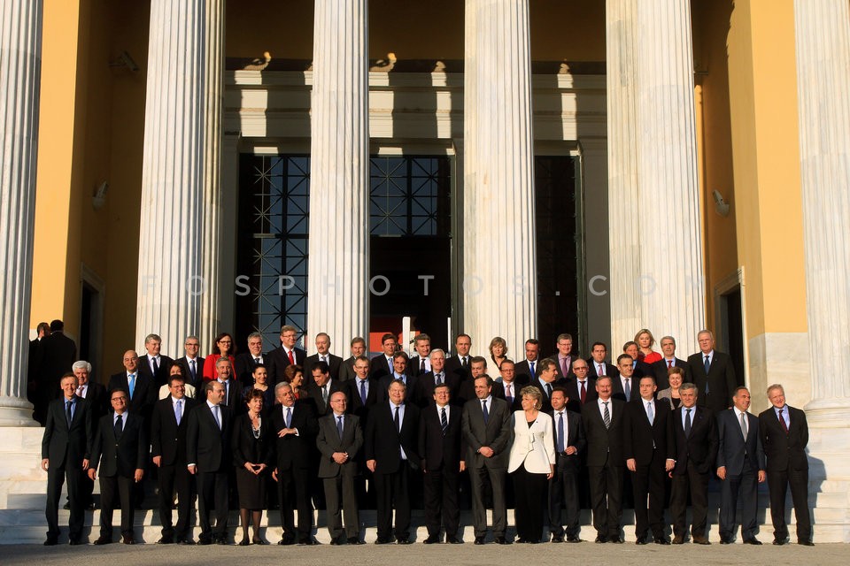 Greek Presidency of the EU Family photo /  Ελληνική προεδρία της ΕΕ Οικογενειακή φωτογραφία